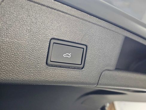 New 2026 Volkswagen Atlas Cross Sport SEL Premium R-Line image 17