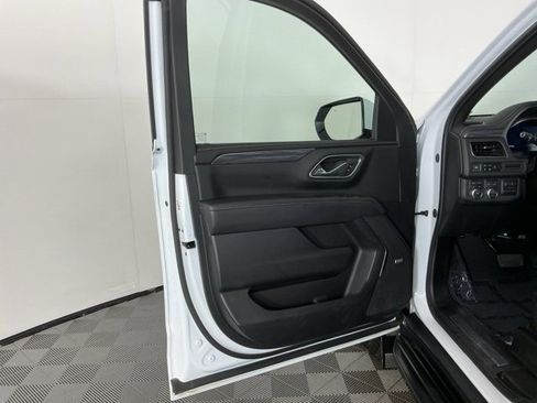 Used 2024 GMC Yukon XL SLT image 12