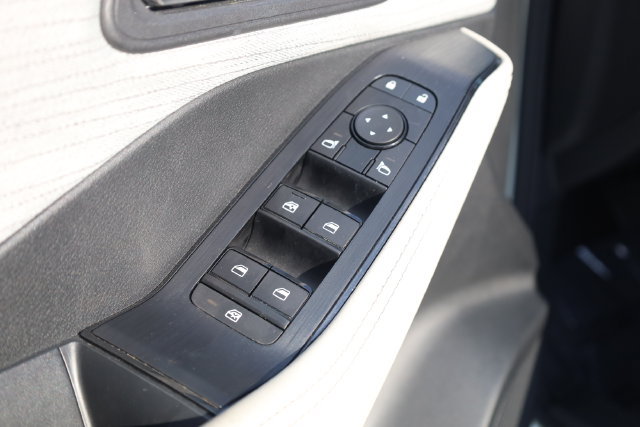Used 2023 Nissan Rogue SV FWD image 18