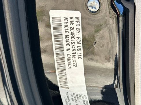 Used 2024 Chrysler Pacifica Limited FWD image 29