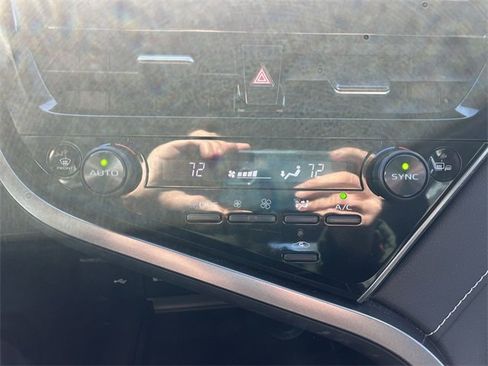 Used 2023 Toyota Camry SE w/ Cold Weather Package image 19