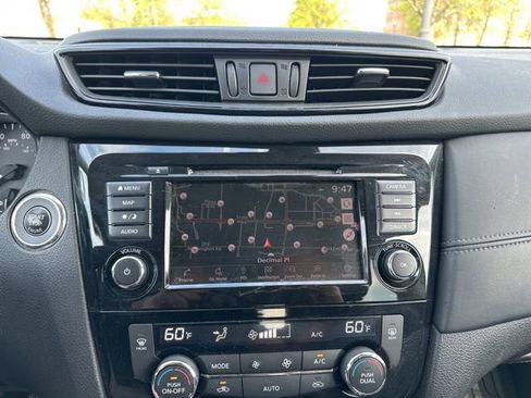 Used 2019 Nissan Rogue SL image 44