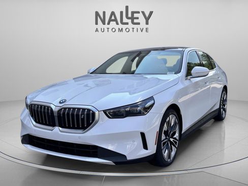 Used 2025 BMW i5 xDrive40 w/ Premium Package image 1