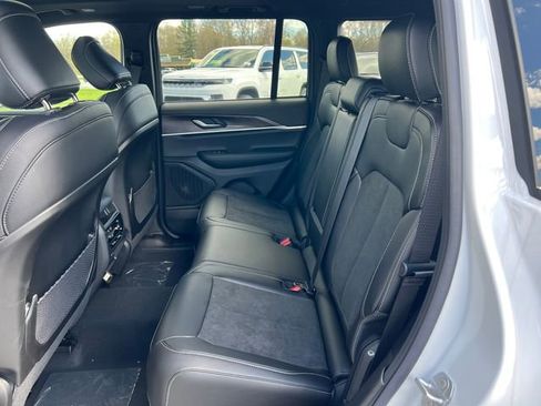New 2026 Jeep Grand Cherokee Altitude AWD/4WD image 5