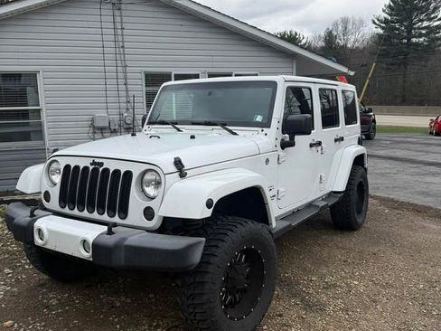 Used 2016 Jeep Wrangler Unlimited Sahara w/ Connectivity Group image 2