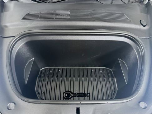 Used 2020 Tesla Model Y Performance image 33