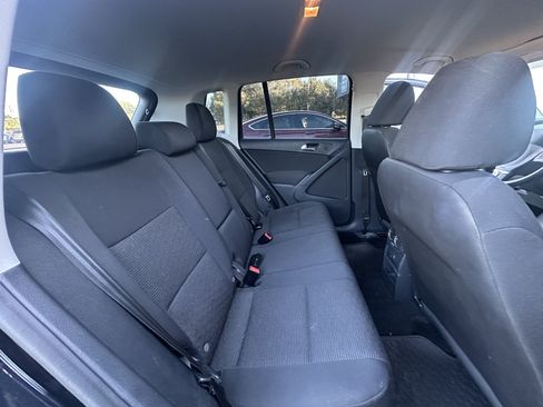 Used 2017 Volkswagen Tiguan S FWD image 4