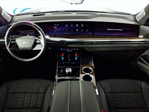 Used 2025 Cadillac Escalade Sport Platinum w/ LPO, ONYX Package image 9