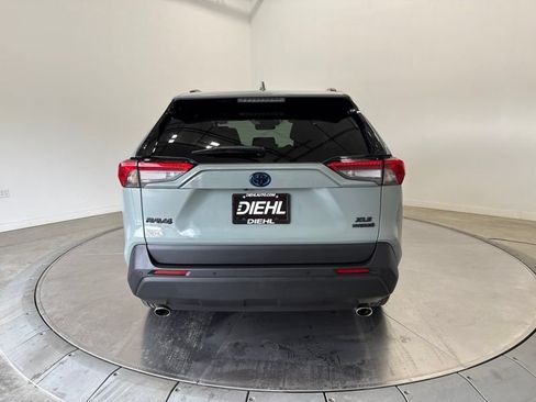 Used 2021 Toyota RAV4 XLE Premium AWD/4WD image 6