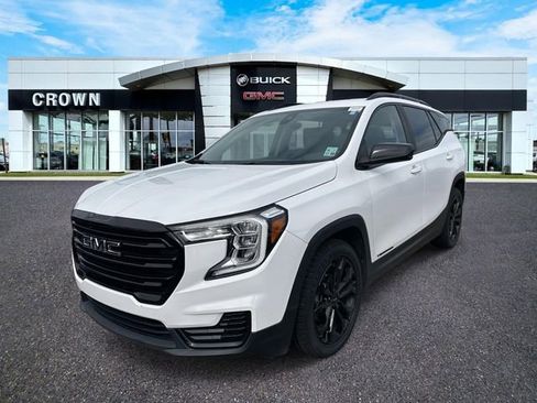 Used 2022 GMC Terrain SLE w/ Elevation Edition image 1