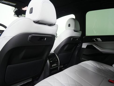 Used 2026 BMW X5 xDrive40i w/ M Sport Package image 17