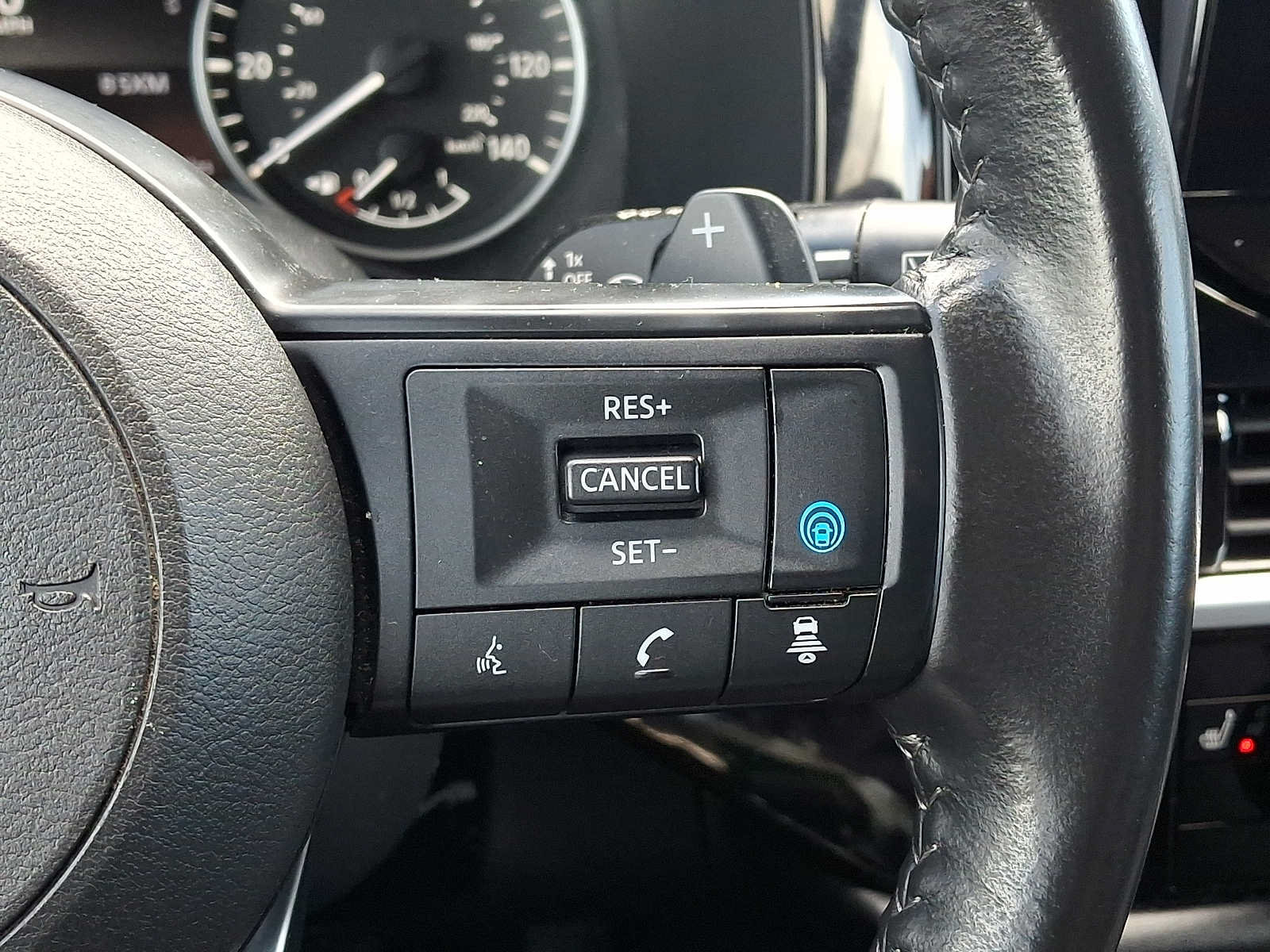 Used 2025 Nissan Pathfinder SV AWD/4WD image 23