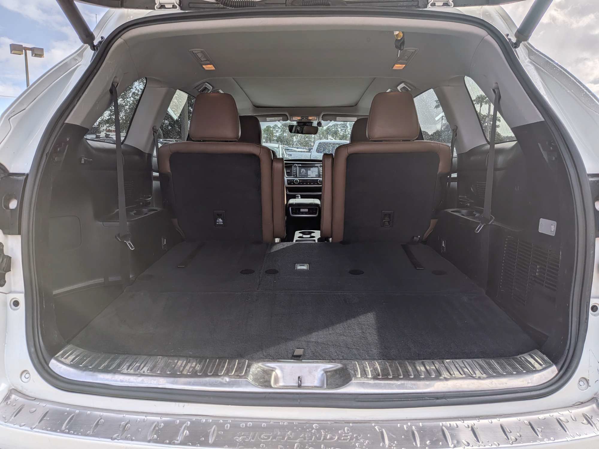 Used 2018 Toyota Highlander Limited Platinum FWD image 13