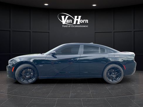 Used 2018 Dodge Charger R/T RWD image 4