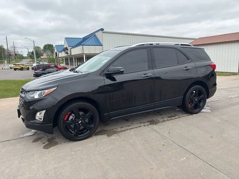 Used 2020 Chevrolet Equinox Premier w/ Premier Redline Edition AWD/4WD image 2