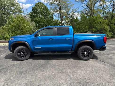 Used 2023 GMC Canyon Elevation w/ Convenience Package AWD/4WD image 4