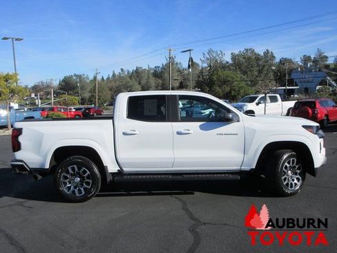Used 2023 Chevrolet Colorado LT w/ LT Convenience Package image 2