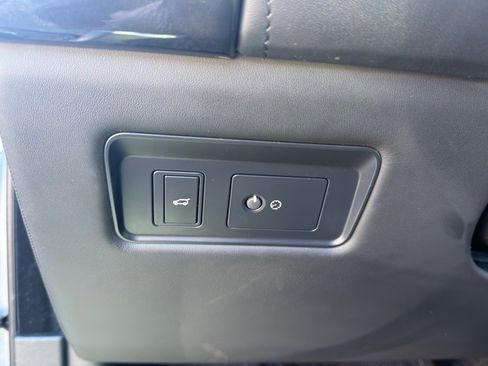 Used 2019 Land Rover Range Rover Long Wheelbase Autobiography image 15