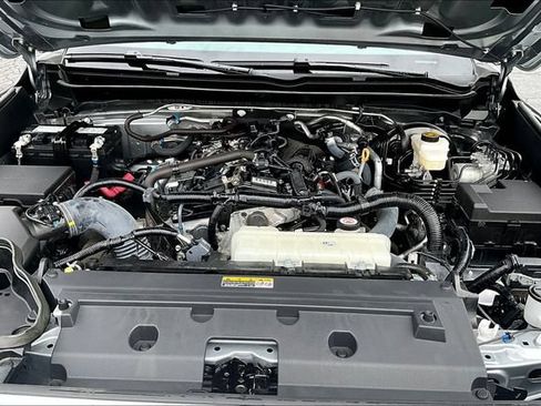 Used 2024 Toyota Tacoma SR5 AWD/4WD image 30