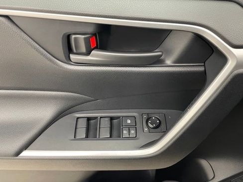 Used 2021 Toyota RAV4 SE w/ Weather & Moonroof Package image 12