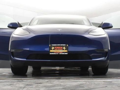Used 2024 Tesla Model Y Long Range image 9