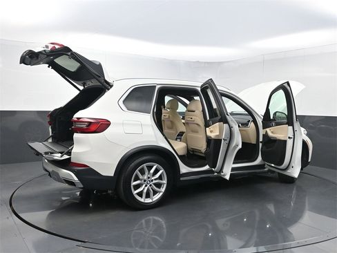 Used 2019 BMW X5 xDrive40i image 40