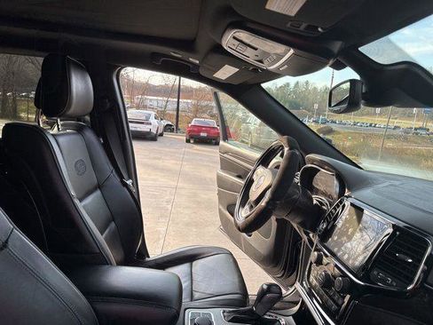Used 2020 Jeep Grand Cherokee Overland AWD/4WD image 37