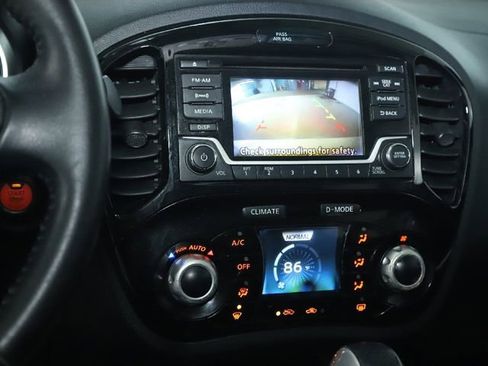 Used 2017 Nissan Juke SV image 37