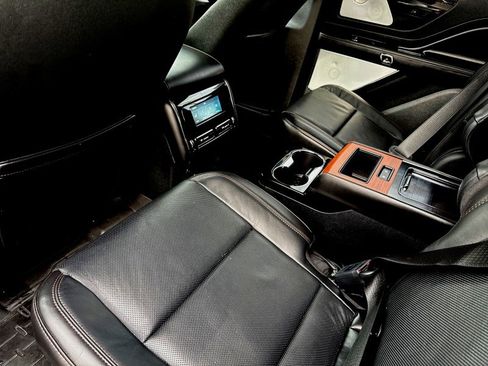 Used 2020 Lincoln Aviator Reserve w/ Equipment Group 202A image 40