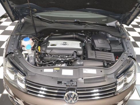 Used 2014 Volkswagen Eos Executive image 11