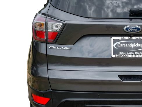 Used 2017 Ford Escape SE w/ Equipment Group 201A FWD image 51