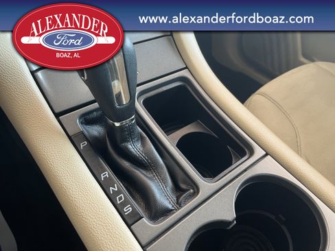 Used 2016 Ford Taurus SE image 24