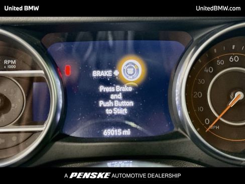 Used 2018 Jeep Wrangler Unlimited Sahara AWD/4WD image 7