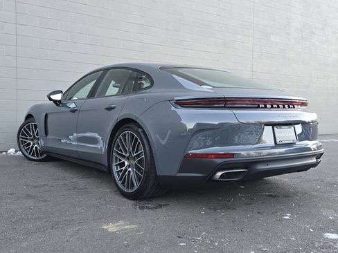 New 2026 Porsche Panamera 4 image 3