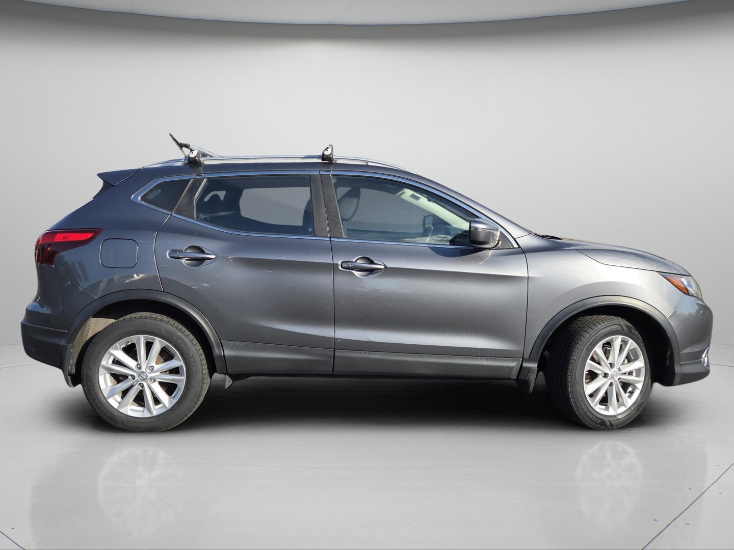 Used 2018 Nissan Rogue Sport SV w/ SV All-Weather Package AWD/4WD image 23