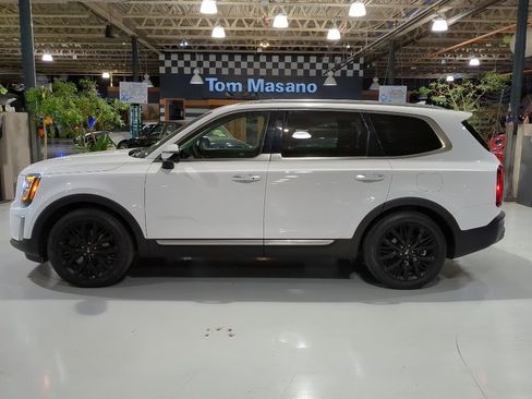 Used 2021 Kia Telluride SX w/ Towing Package FWD image 11