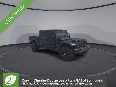 Used 2025 Jeep Gladiator Rubicon w/ Convenience Group AWD/4WD image 3