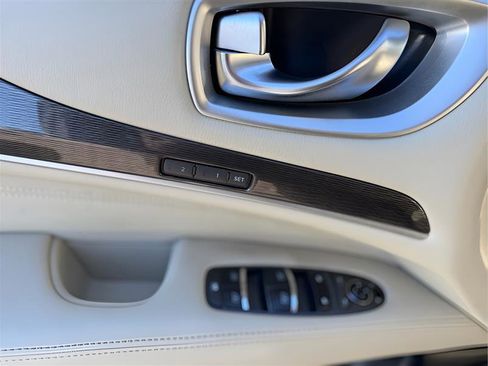 Used 2019 INFINITI QX60 Luxe w/ Essential Package image 29