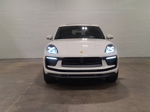 New 2026 Porsche Macan image 8