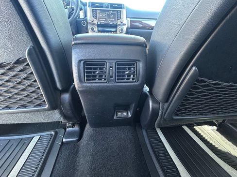 Used 2022 Toyota 4Runner Limited AWD/4WD image 9