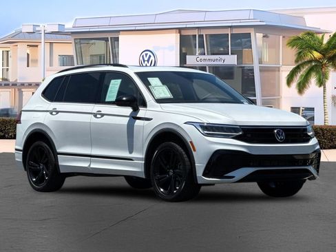 Used 2024 Volkswagen Tiguan SE R-Line AWD/4WD image 2