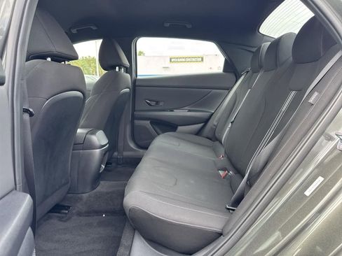 Certified 2025 Hyundai Elantra Sport image 26