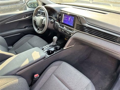 Used 2025 Toyota Camry LE image 12