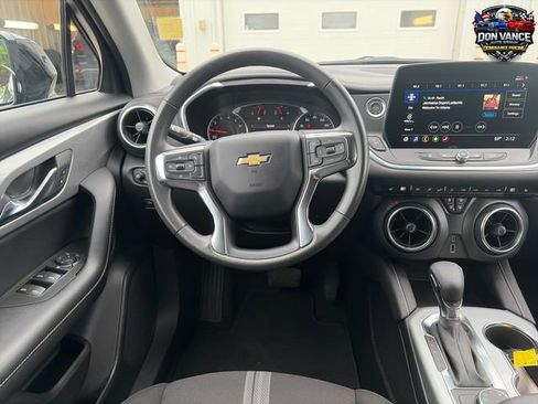 Used 2025 Chevrolet Blazer LT AWD/4WD image 14