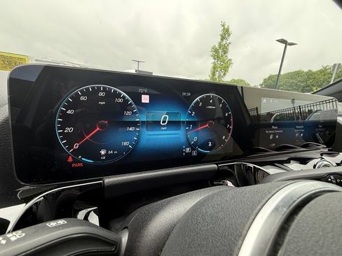 Used 2022 Mercedes-Benz GLA 250 4MATIC image 33