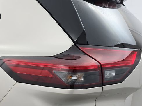 New 2026 Nissan Rogue Platinum AWD/4WD image 35