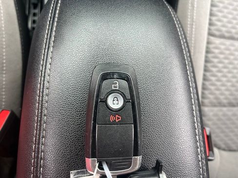 Used 2022 Ford Escape SE FWD image 20