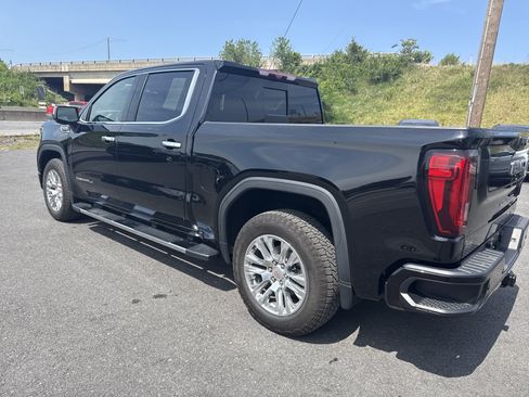 Used 2024 GMC Sierra 1500 Denali w/ Technology Package AWD/4WD image 6