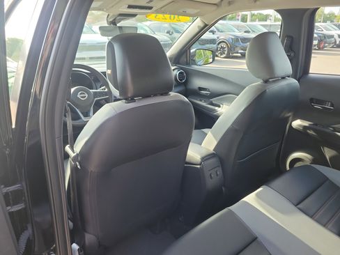 Used 2023 Nissan Kicks SR w/ SR Premium Package FWD image 16