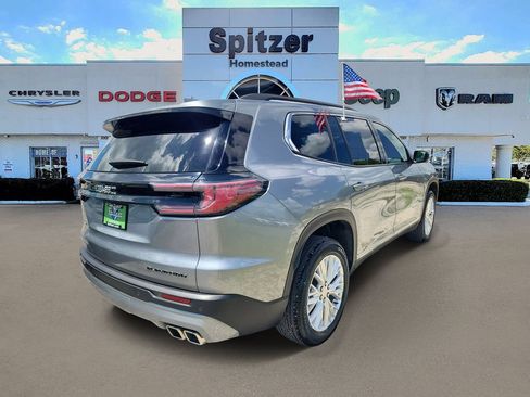 Used 2024 GMC Acadia Elevation w/ Luxury Package FWD image 3